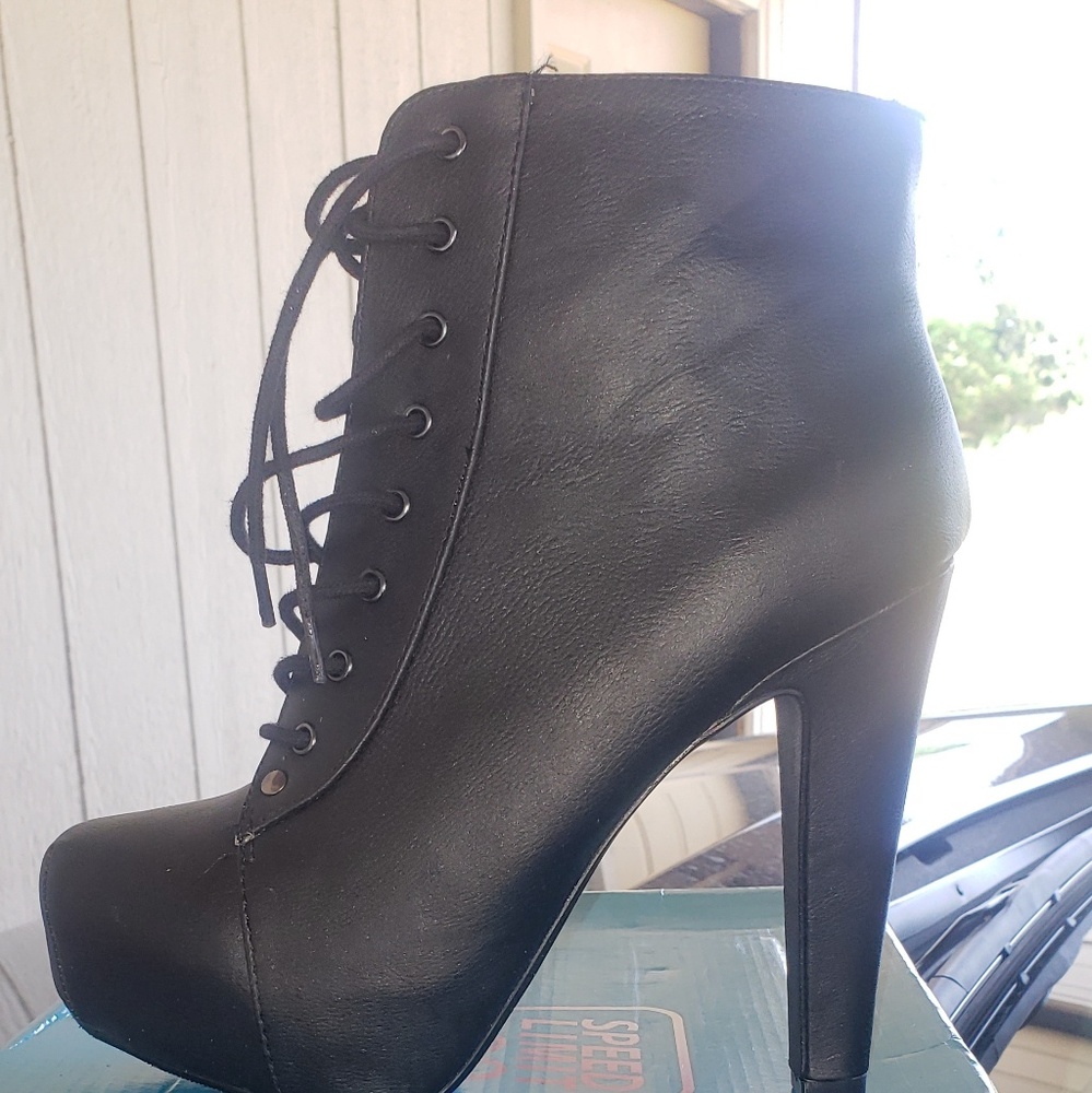 Shoes sizes 8 1/2 & 9